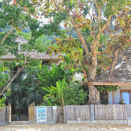 Maligaya Beach Bungalows El Nido Bagian luar foto